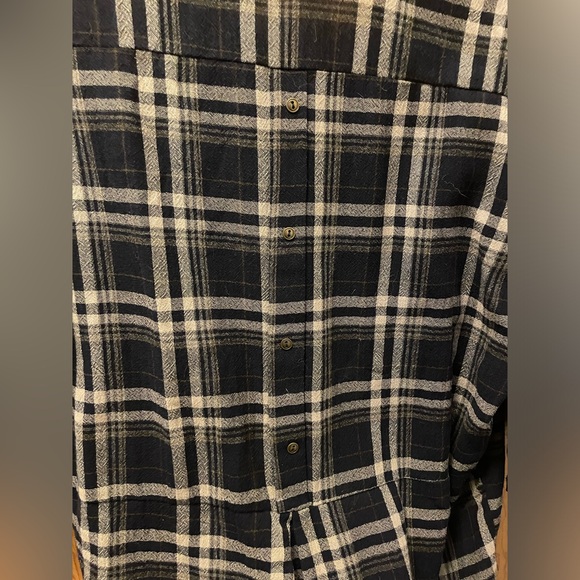 Maternity blouse size Lg/Xl - Picture 3 of 3